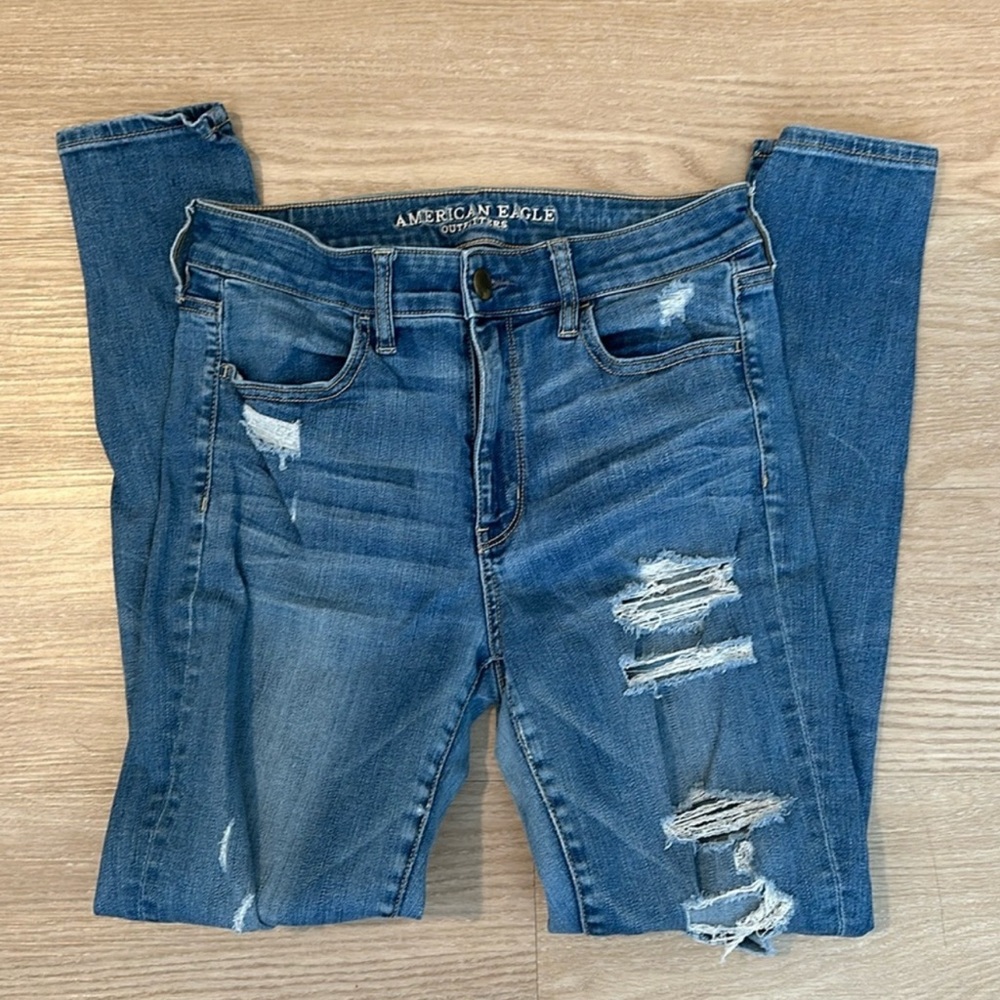 American Eagle Outfitters Distressed Skinny Jeans
